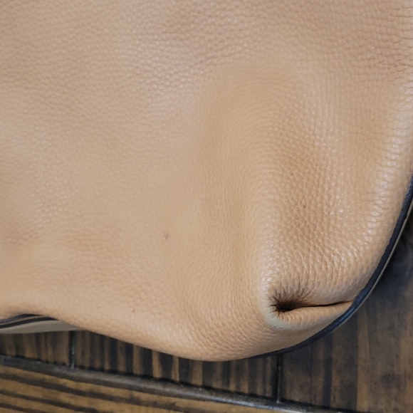 Coach leather purse. - Picture 11 of 11